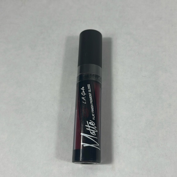 L.A. Girl Matte Flat Finish Pigment Gloss - Backstage - Picture 1 of 4
